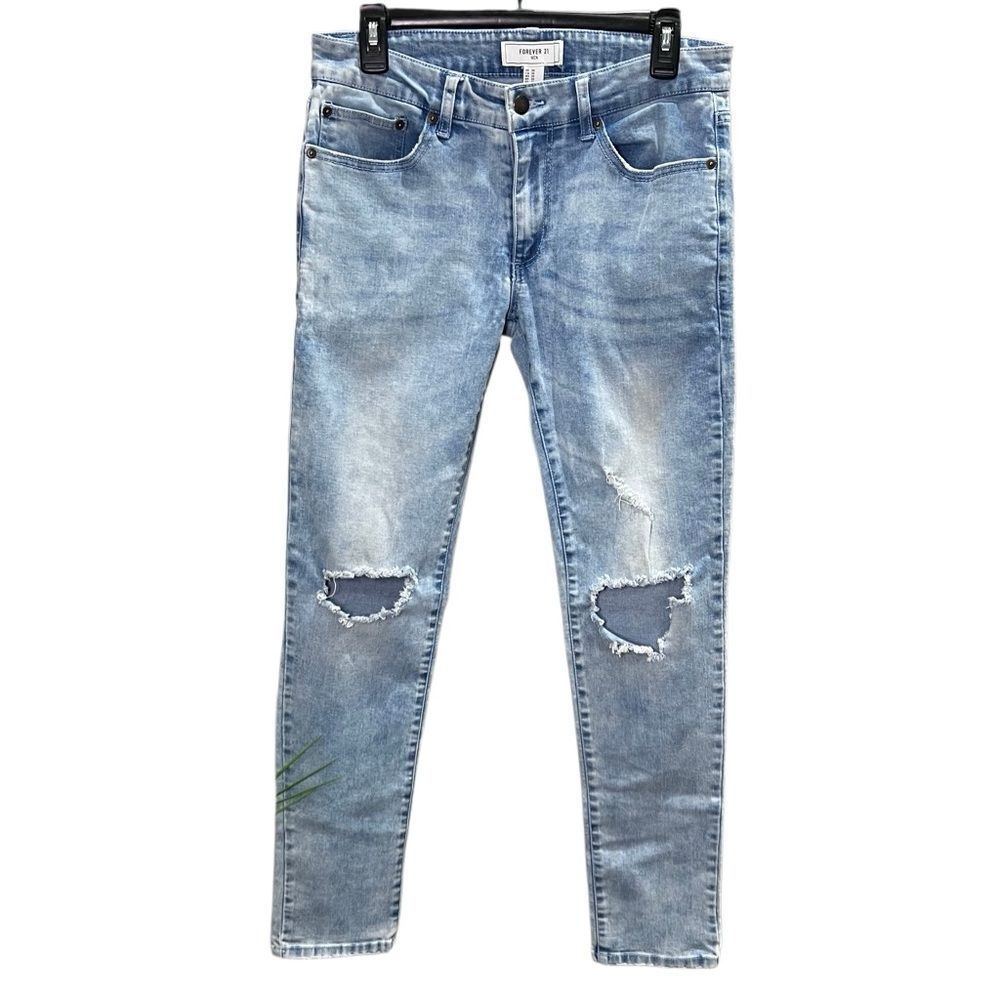 Forever 21 Men’s Slim Stretch distressed jeans Size 30